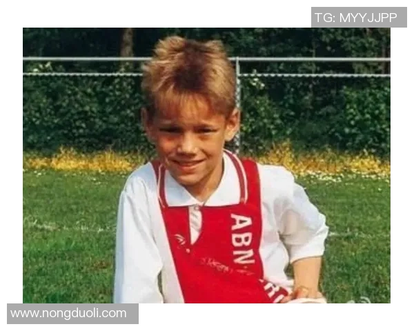 那些与足球明星神似的普通人们你能认出几个吗